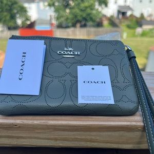 New coach wristlet color olive